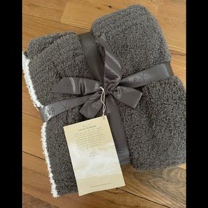 Barefoot dreams blanket